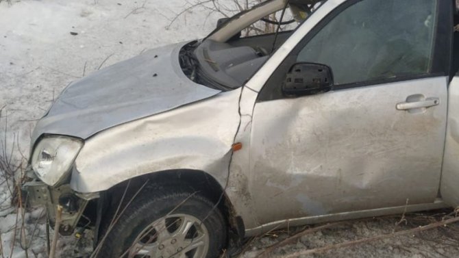 В Балаковском районе при опрокидывании машины погиб водитель