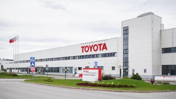 Фирмы Toyota и Nissan не смогут вернуться в Россию в апреле