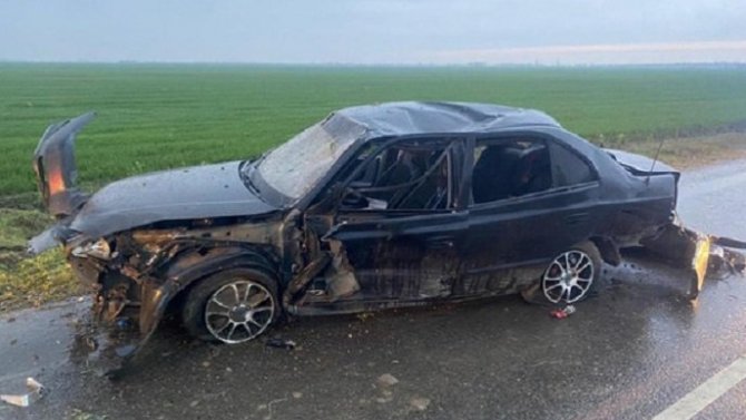 На Кубани при опрокидывании автомобиля погиб водитель