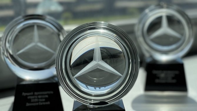 Руководитель отдела продаж Автодом Пулково занял первое место в рейтинге Mercedes-Benz