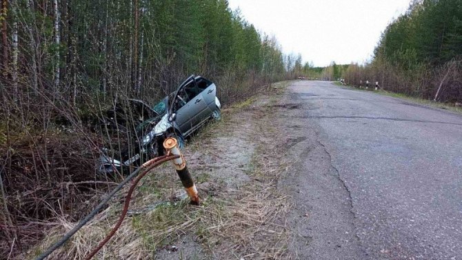 Водитель «Лады» погиб при опрокидывании машины в Кировской области