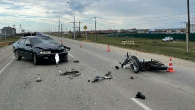 Мотоциклист с пассажиром погибли в ДТП под Якутском