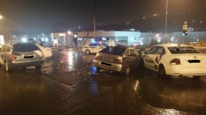 В Сочи водитель без прав устроил массовое ДТП с пострадавшими