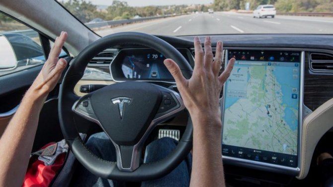 Фирма Tesla представила усовершенствованный автопилот