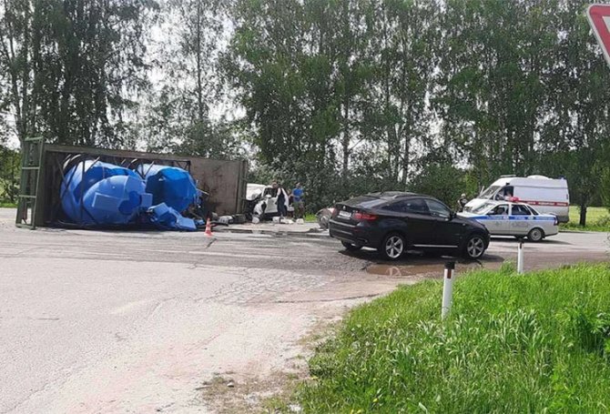 Два человека пострадали в ДТП с трактором в Нижегородской области3