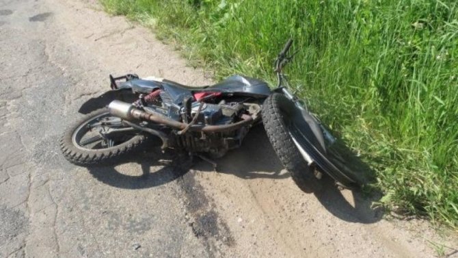 Пожилой мотоциклист пострадал в ДТП в Смоленской области
