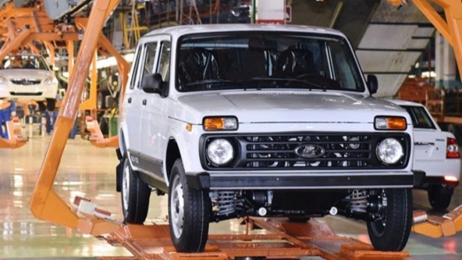 «АвтоВАЗ» начал продажи упрощённых внедорожников Lada Niva Legend