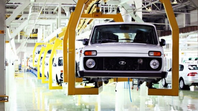 «АвтоВАЗ» начал производство упрощённых Lada Niva Legend