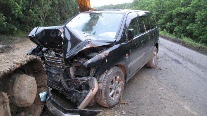В Приморском крае в ДТП погиб дорожный рабочий