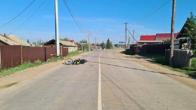 В Сунтарском районе Якутии пьяный мотоциклист врезался в столб