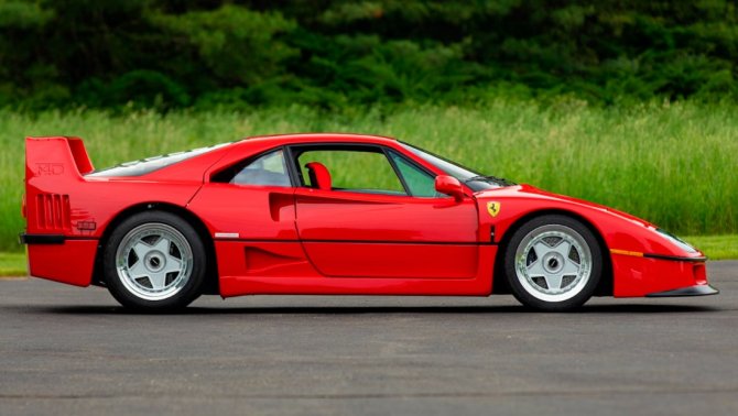 Аукционный дом Mecum проведёт торги за культовый суперкар Ferrari F40  1