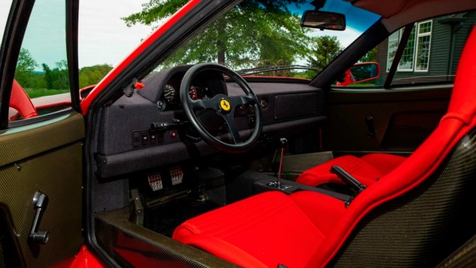 Аукционный дом Mecum проведёт торги за культовый суперкар Ferrari F40  8