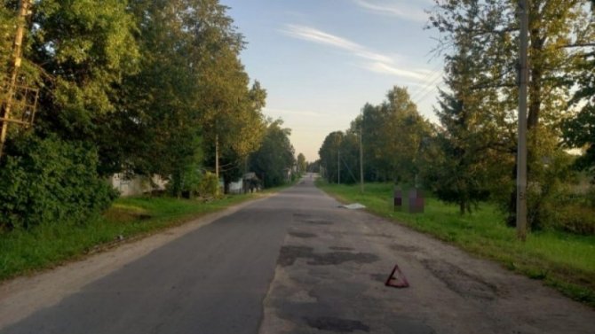 В Тверской области водитель насмерть сбил пешехода и скрылся