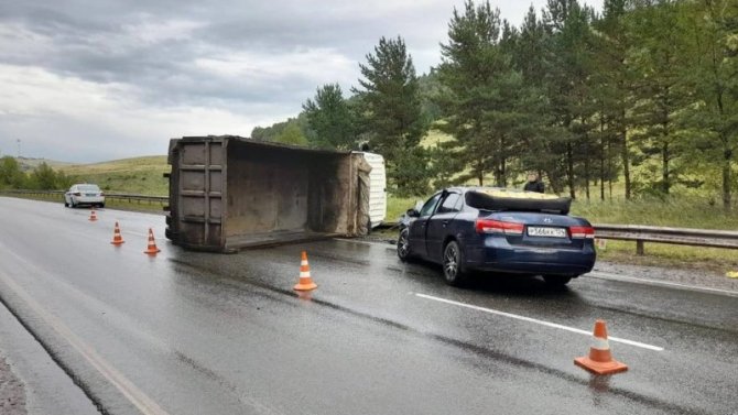 Две женщины погибли в ДТП по вине пьяного водителя грузовика под Минусинском