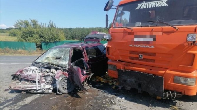Водитель ВАЗа умер после ДТП под Вольском