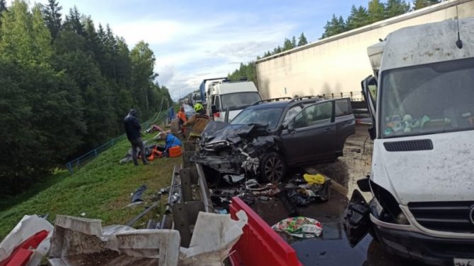Четыре человека пострадали в ДТП в Новгородской области