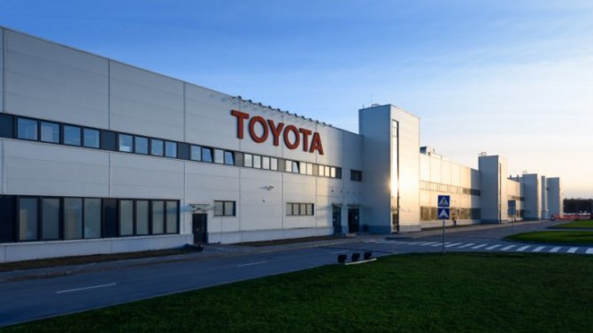Фирма Toyota не видит смысла возобновлять производство машин в России