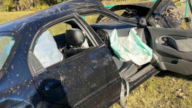 Два пассажира пострадали при опрокидывании машины в Брянской области