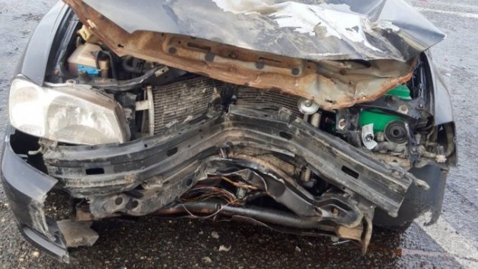 На Ставрополье столкнулись грузовик и легковушка, травмы получили два юных пассажира