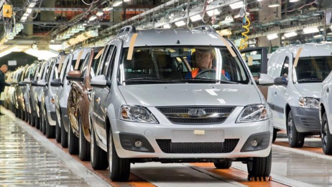 Возобновление производства Lada Largus могут отложить до будущей осени