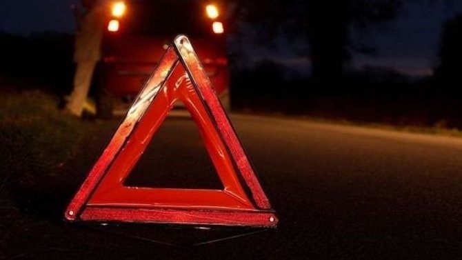 В лобовом столкновении «Лэнд Ровера» и грузовика в Симферополе погибли два человека