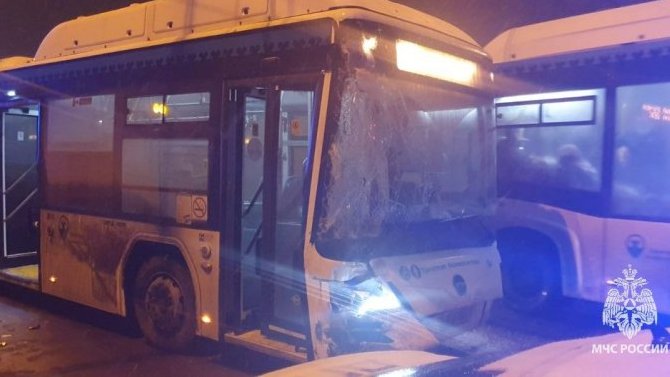 В Уфе столкнулись три автобуса, за медпомощью обратились пять человек