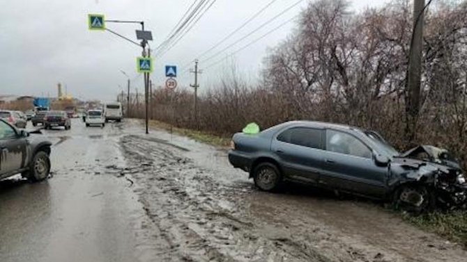 В Омске в ДТП с участием трех автомобилей и маршрутки пострадали 5 человек