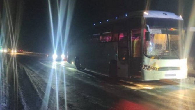 На трассе Хабаровск - Владивосток автобус насмерть сбил женщину-пешехода