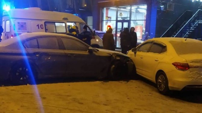 По факту смертельного ДТП с участием BMW на юге Москвы возбуждено уголовное дело