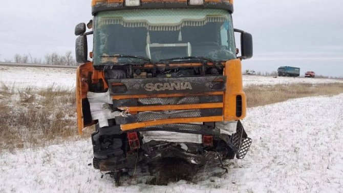 В Оренбургской области «Шкода» столкнулась с грузовиком, погибли 4 человека