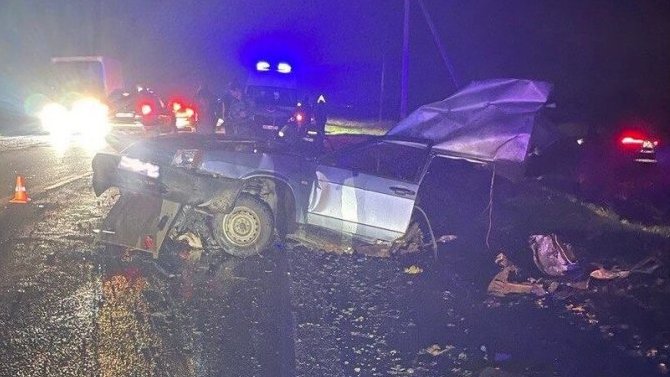 ВАЗ и БМВ столкнулись в Краснодарском крае, погибли два человека