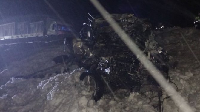 «Киа» улетела в кювет и загорелась после ДТП с фурой на трассе Тюмень — Ханты-Мансийск, водитель погиб