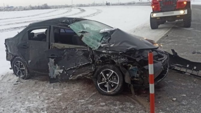 В результате ДТП на трассе в Тюменской области погибла автомобилистка, пострадали два пассажира