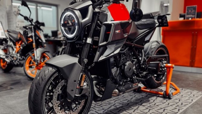 В КТМ АВТОДОМ доступен эксклюзивный мотоцикл BRABUS 1300 R