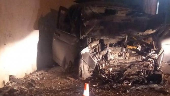 В Воронеже автомобиль въехал в стену, водитель погиб