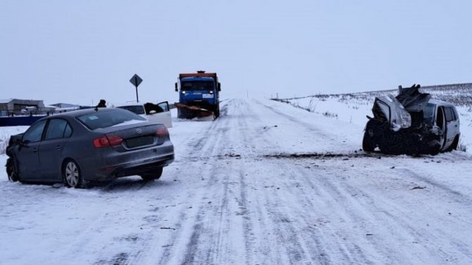 Один человек погиб, двое пострадали в ДТП на трассе в Татарстане