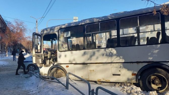В Челябинске маршрутка насмерть сбила пенсионерку на переходе, возбуждено уголовное дело