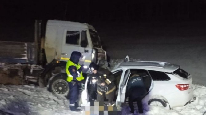 На трассе в Башкирии столкнулись «Лада» и КамАЗ, водитель легкового автомобиля погиб