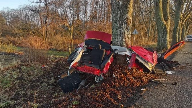 В Калининградской области юная автомобилистка погибла, врезавшись по очереди в два дерева