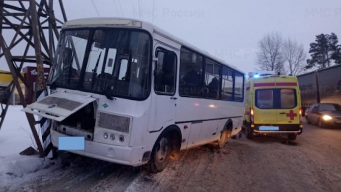 В ДТП с автобусом в Димитровграде пострадали 6 человек