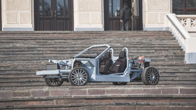 В Новочеркасске изготовлен очередной прототип родстера «Крым»
