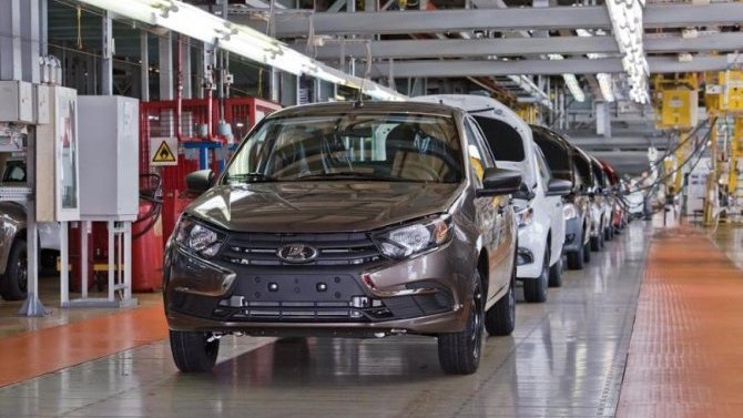 «АвтоВАЗ» временно прекратил выпуск трёх модификаций Lada Granta