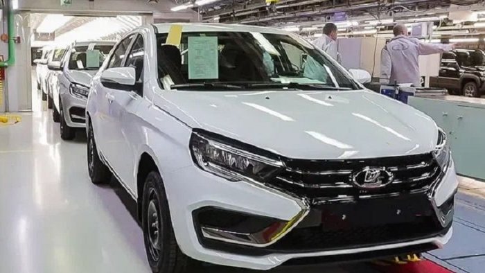 «АвтоВАЗ» прояснил ситуацию с началом продаж Lada Vesta NG