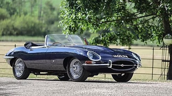 Продадут ли первый в мире Jaguar E-Type 1961 года с правым рулём за 1 млн долларов