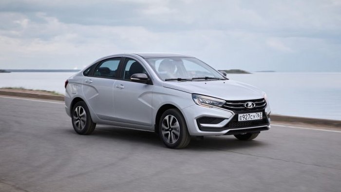 За 16-клапанными Lada Vesta NG выстроилась очередь