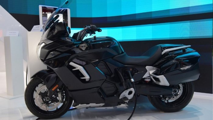 «Президентский» мотоцикл Aurus Merlon будет стоить больше 10 млн рублей
