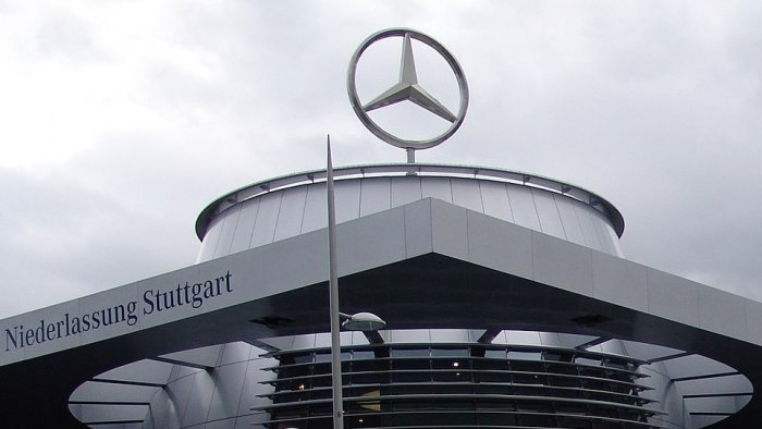Mercedes-Benz распродаёт свои автосалоны в Германии — но это не значит, что бренд уходит из страны