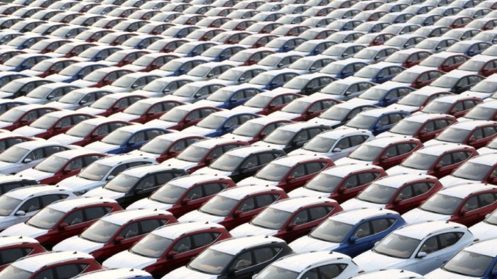 Почему резкий рост цен на автомобили в России пока не случился