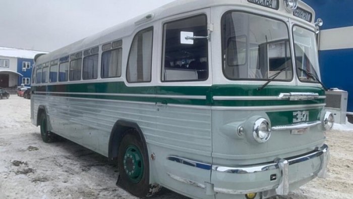 В России восстановлен уникальный междугородный автобус ЗИС-127