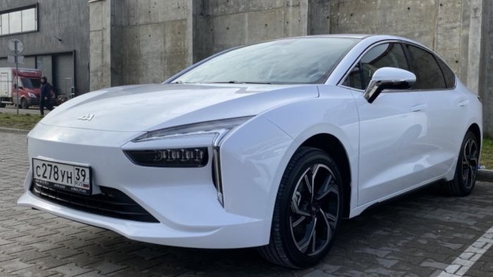 Электрический седан «Амберавто A5» появился у калининградских дилеров по цене в 3,4 млн рублей